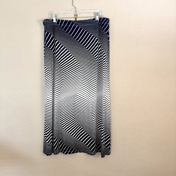 Chico’s Navy & White Stripe Swirl Skirt – Size 2 - Picture 1 of 11
